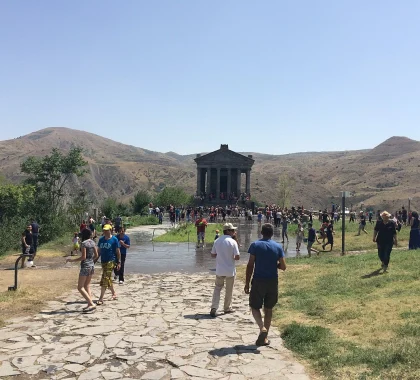 1280px-Vardavar_2014_in_Mihr_Temple_of_Garni-5